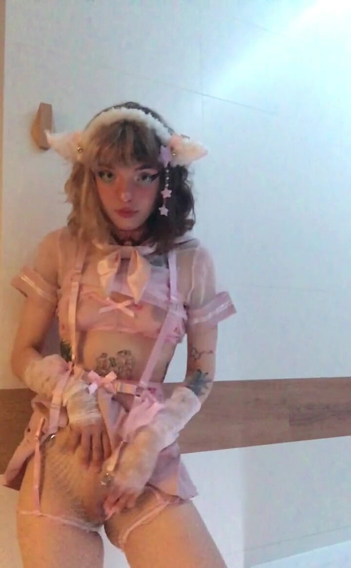 Soft Vulgar: Cute Teen Dancing in Pink Lingerie