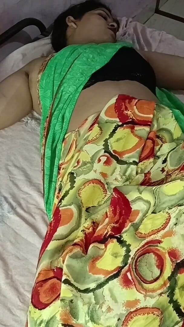 yourkavita95: Desi Indian Brother-in-law Fed His Sister-in-law a Banana, Had Sex...
