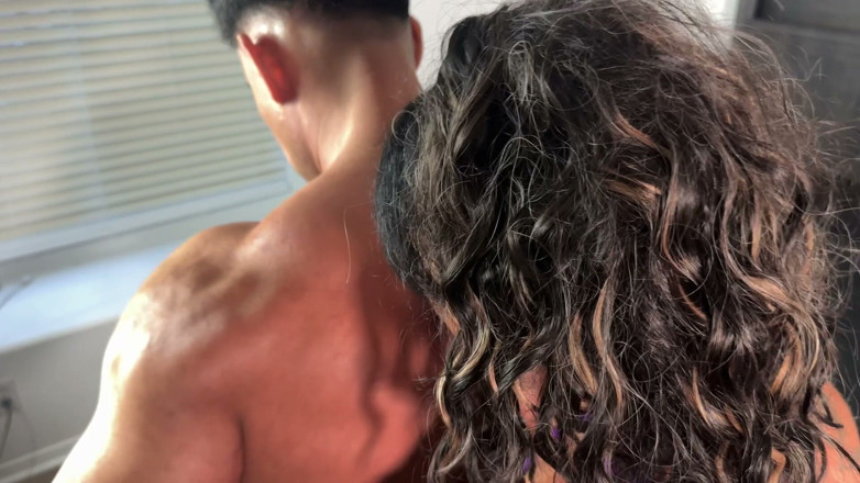 Kandylegsxxx: Kandy Sucks and Fucks Miguel Fit