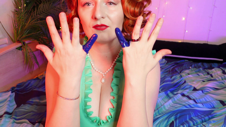 Arya Grander: Kleidung abreißen: latex-gummihandschuhe reißen (Arya Grander)