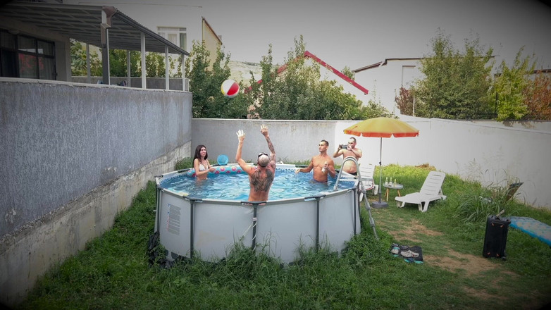 Falcon Al straight porn: Três Homens Namorada Sexy Após Festa Na Piscina - Ela Adora...