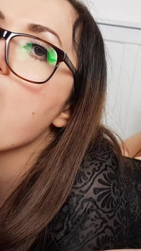 핑거링 노새와 빈티지 스타킹을 입은 펠라 정액 플레이와 발 플레이 - Dame Olga 1080p (050b)