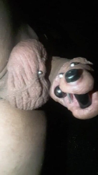 Renoreis: Doorboorde penis