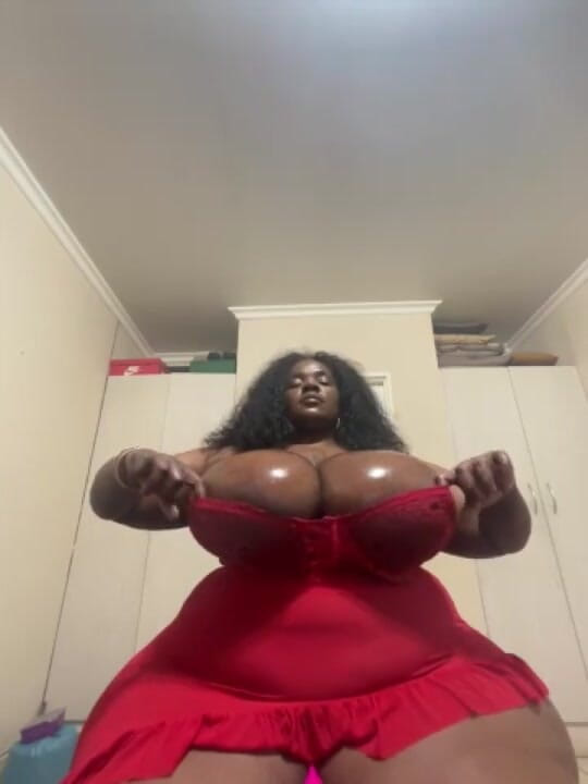 Legendary Booty Overdose: Czarne cycki BBW kultu