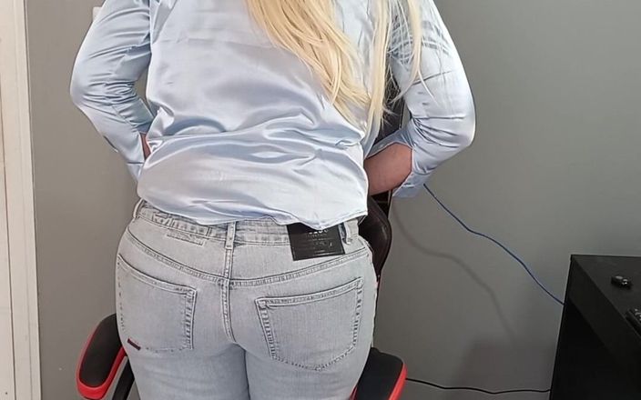 Sexy ass CDzinhafx: Il mio culo alla sedia