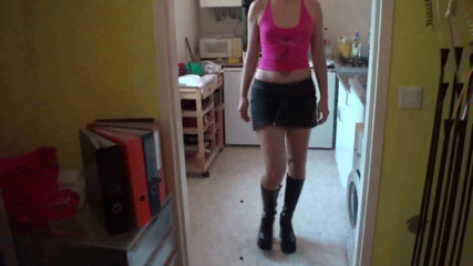 Foot Girls: Verpletterende kleine speelgoedtrucks