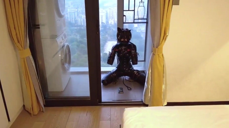 Aisan girl bondage: Mz12 - cucciolo legato al lattice si vibra per raggiungere l'orgasmo