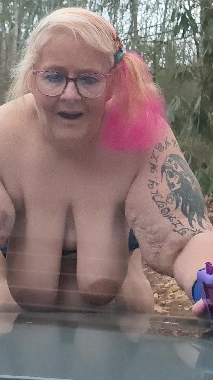 HerculesnVENUS: 森の中を裸で歩き回る