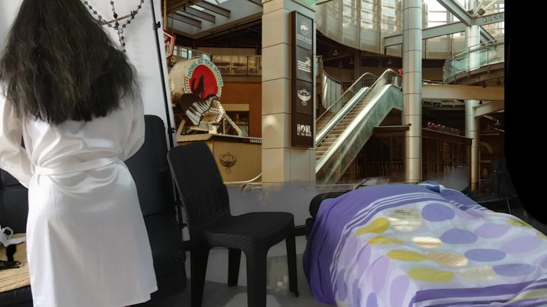 Cum and ride: Sex in the Shopping Mall with Adamandeve and Lupo