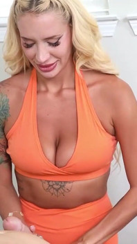 Scarlett Sommers: royalty muie