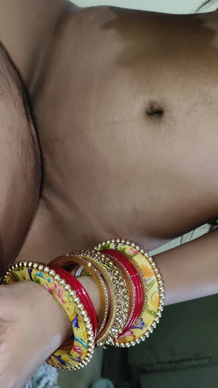 Annumastani: Desi Bhabhi lärde sex