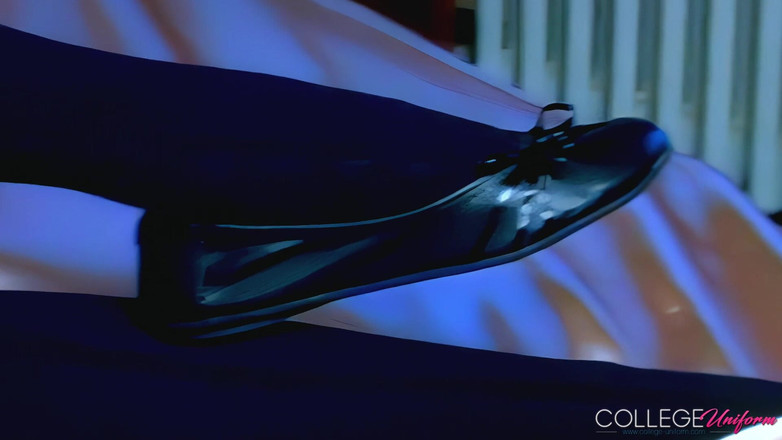 College Uniform: Час зйомки за участю Лілі С