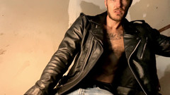 Christian Wilde: Christian Wilde Merokok Dan Menyimpan Awak Di Garajnya