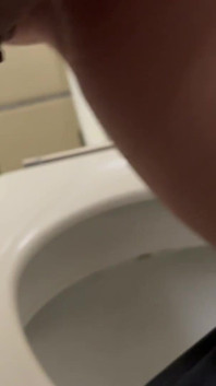Sexy Pee in Toilet Guys