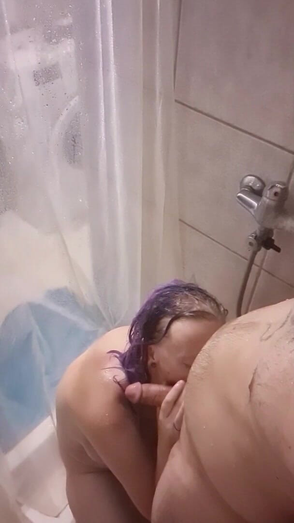 KittieNoOne: Spuszcza się we mnie, a potem na mnie