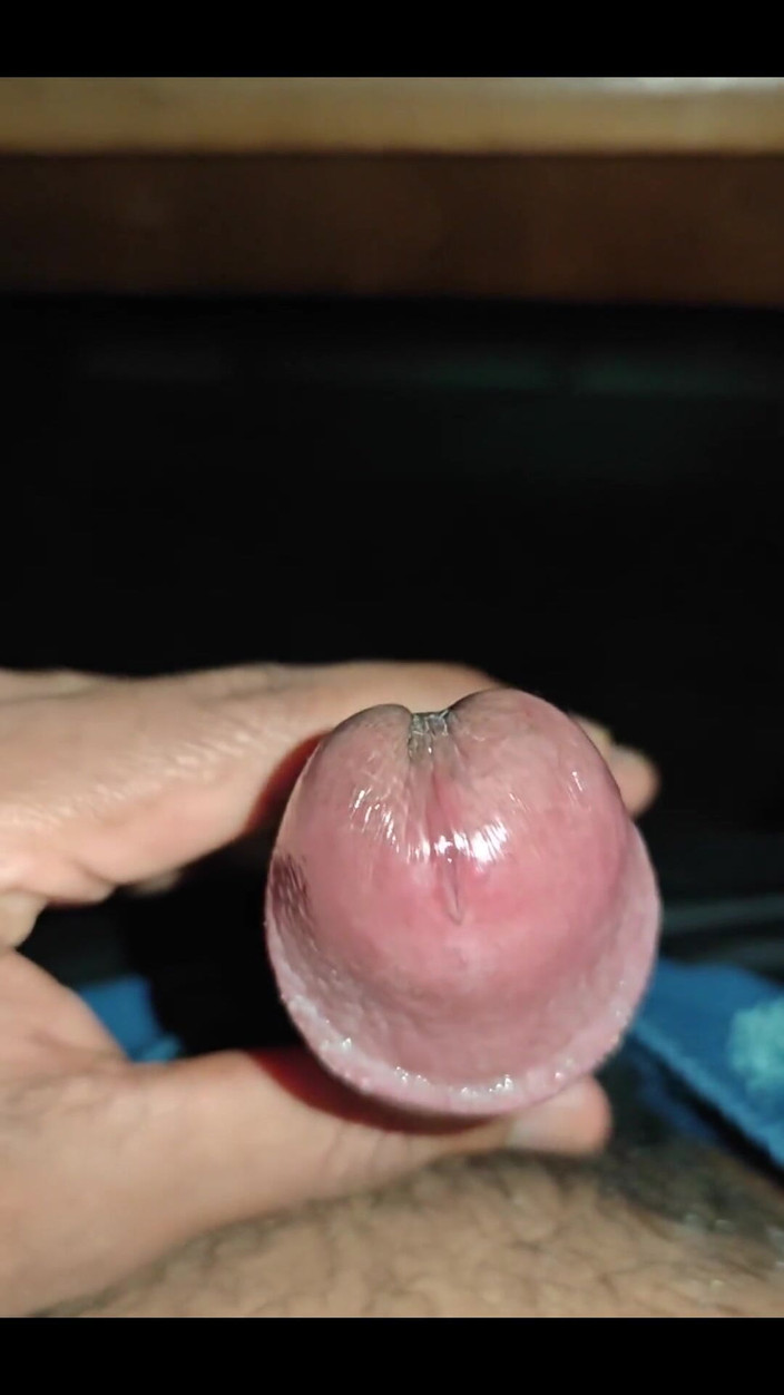 NANDgasm: Bara långsamt kantar min kuk. Det är helt dränkt i min...