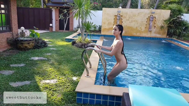 SweetButtocks: Enjoying the Pool Alone
