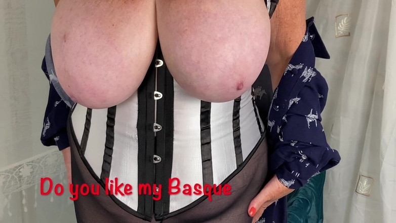 Mr MF: Mevrouw rijpe voeten strippend naar hem Indisch