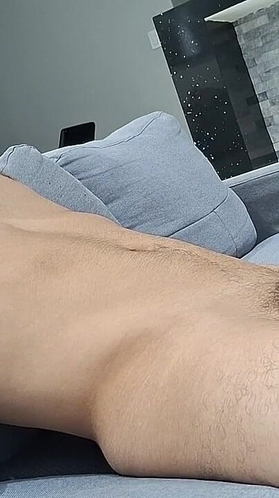Bare skin man: Adicto a Mamar