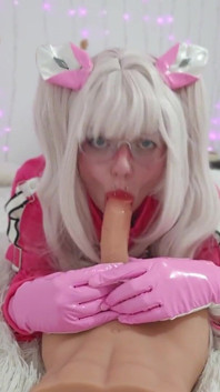 Alice Fa Schifo Come Buona / Cosplay Di Alice Nikke