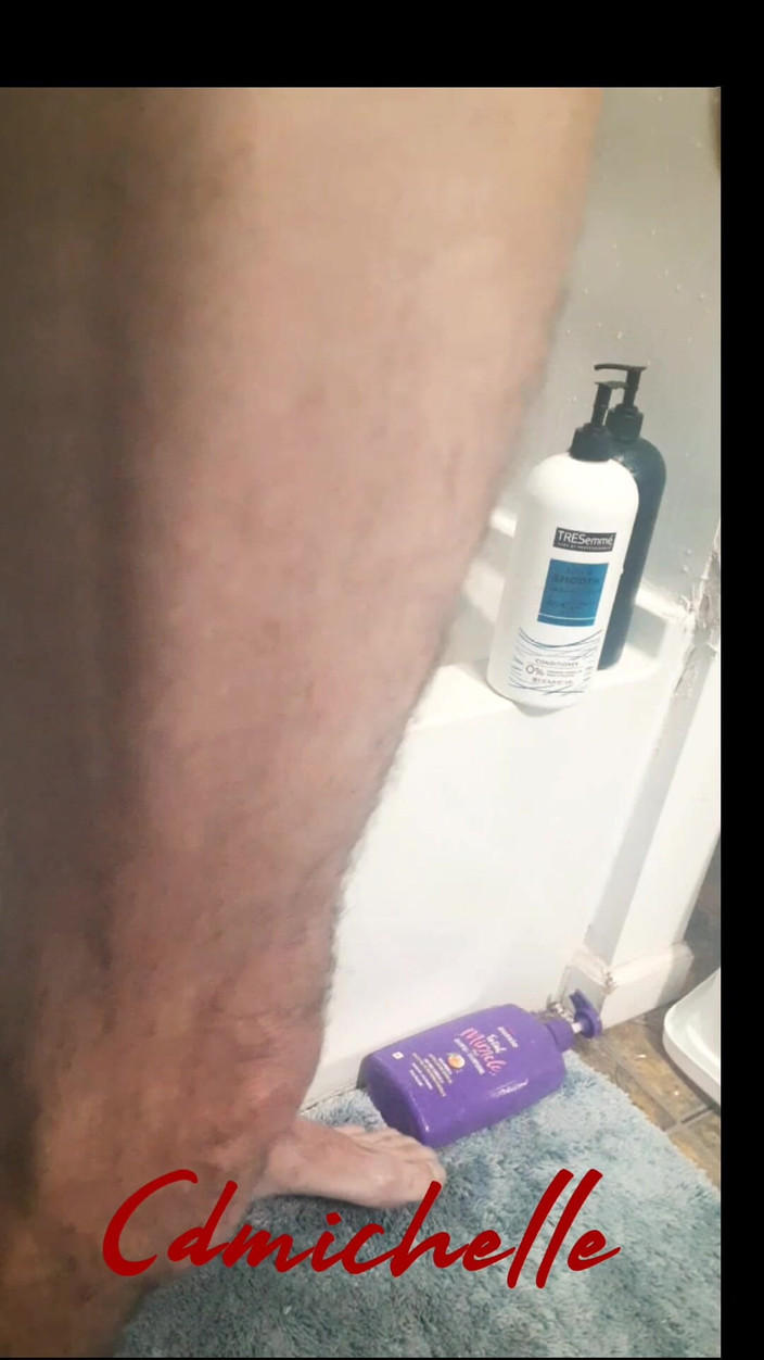 Cd Michelle lingerie: Cdmichelle розмовляє в душі під час смоктання і трахання ділдо