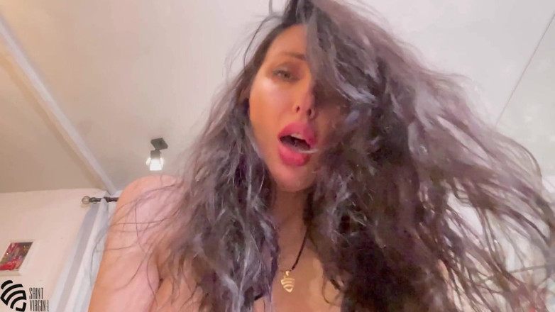 LizaVirgin: Ho perso la figa a poker. Versione completa