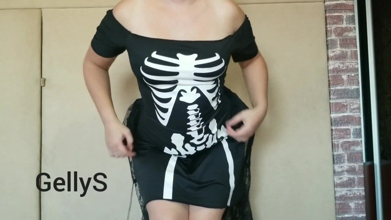 GellyS: Gelli seksi melancap dalam pakaian sihir