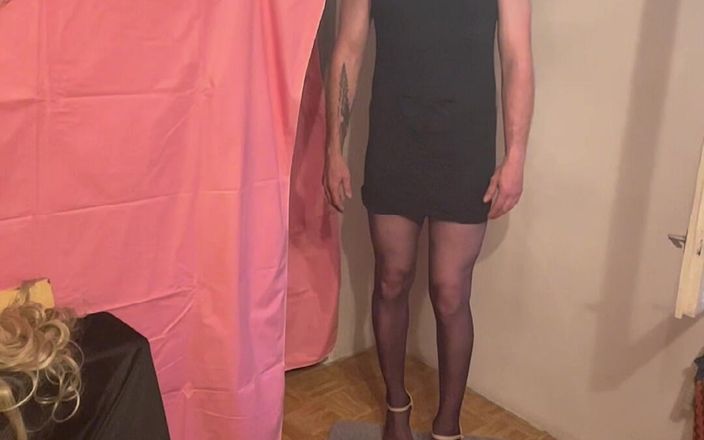 Laura Luiscz: Sissy Crossdresser Cat Walk Training
