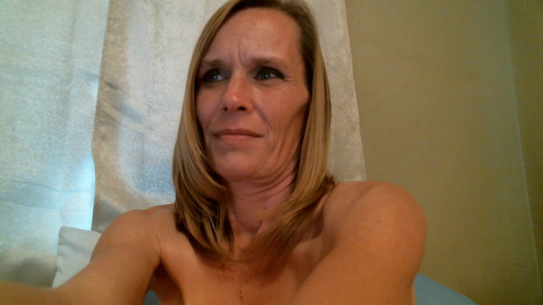 KimitheMilfMommy: 汚い熟女の猫の遊び