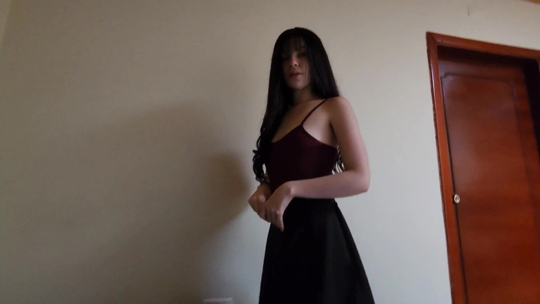 Jopy sex: The Sexy Teen in Skirt and Half-hairs Wants Someone to...