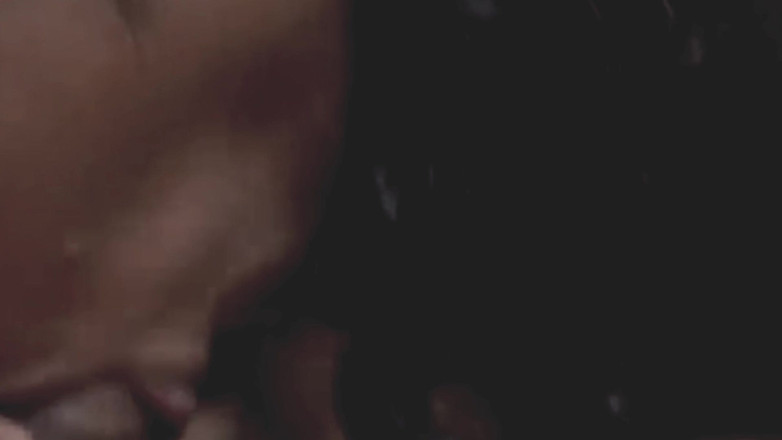 DesiBurChudai: Poté, co manžel vyšel ven, velmi divoce se stává nevlastním...