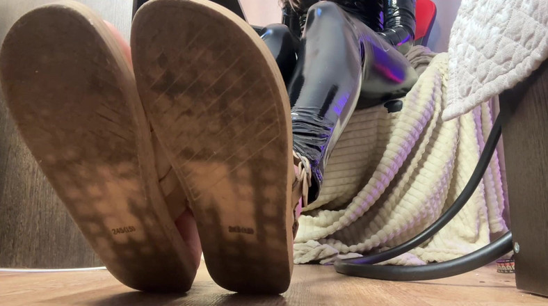 Skinny_lady69: Clean My Sandals Bitch