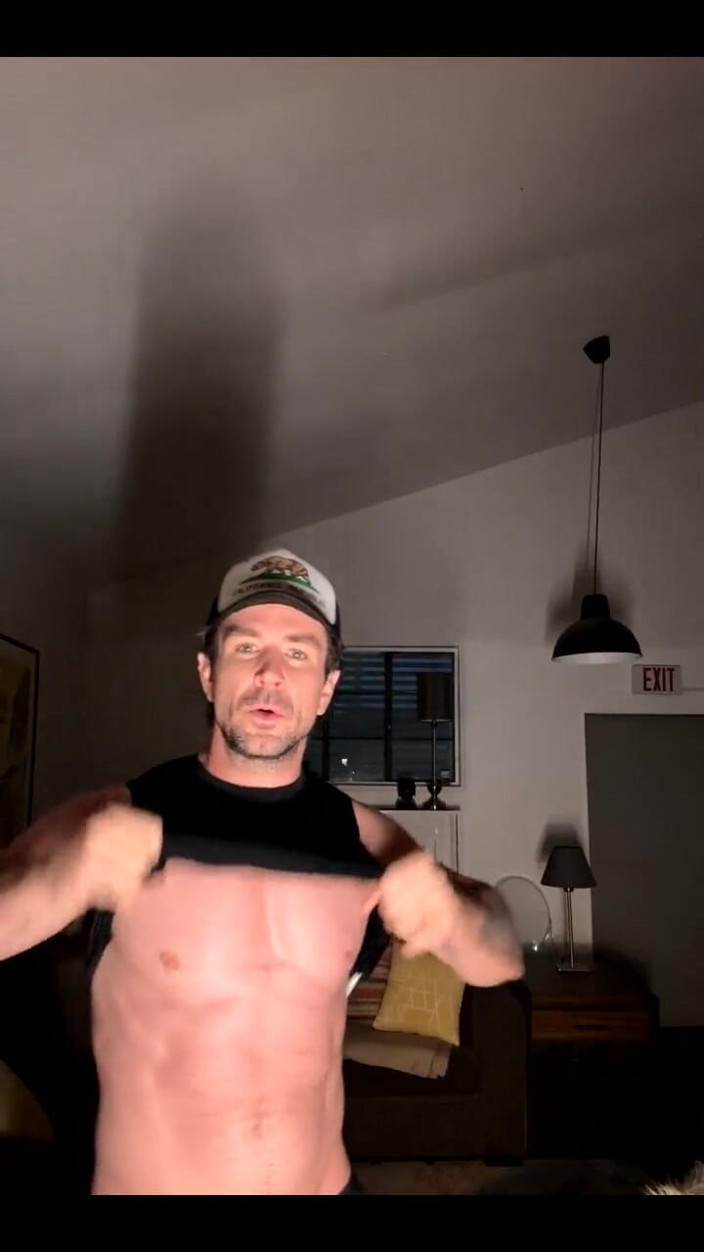 Trenton Ducati: Ich zeige einfach meine harten muskeln
