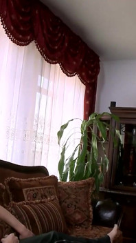 Sclava blondă se supune stăpânilor venerarea limbii ravenous