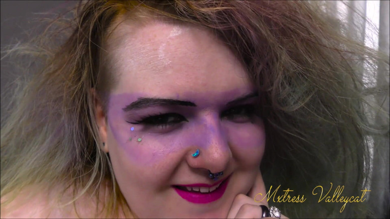 Mxtress Valleycat: Get me something pretty for my face