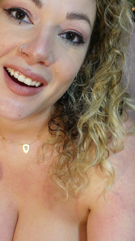 Dadı ile özel oyunlar oynuyor