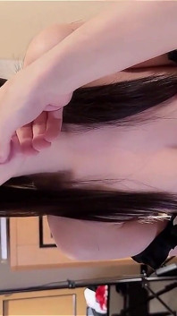 젖탱이를 빨아