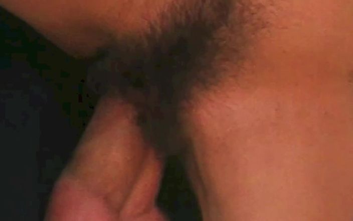 Inthe MILF room: Kelly Trump é uma rainha do corno descobrindo que seu marido...