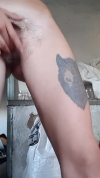 Jag fingerknullar min smutsiga, våta, oraklade röv och fitta och sperma - lesbisk -illusion