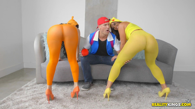 Reality Kings: Reality Kings - Geek Kelsi Monroe Wins This Big Twerk Contest...