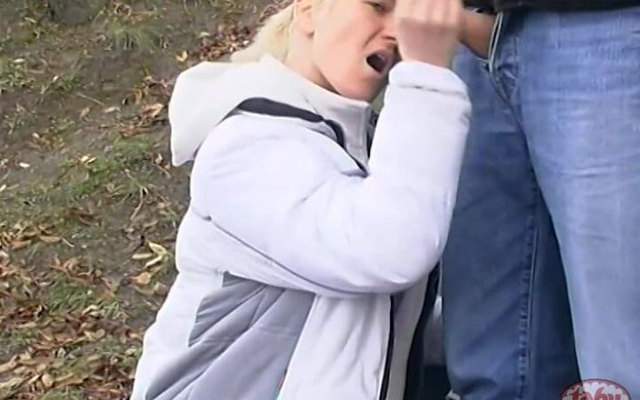 Tabu Film: Kvinnor bör alltid ha en köksrulle med dem när de...