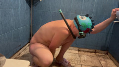 Putarankahotmilf: Snorkel, penutup mulut, topi renang melancap di bawah bilik mandi 4K