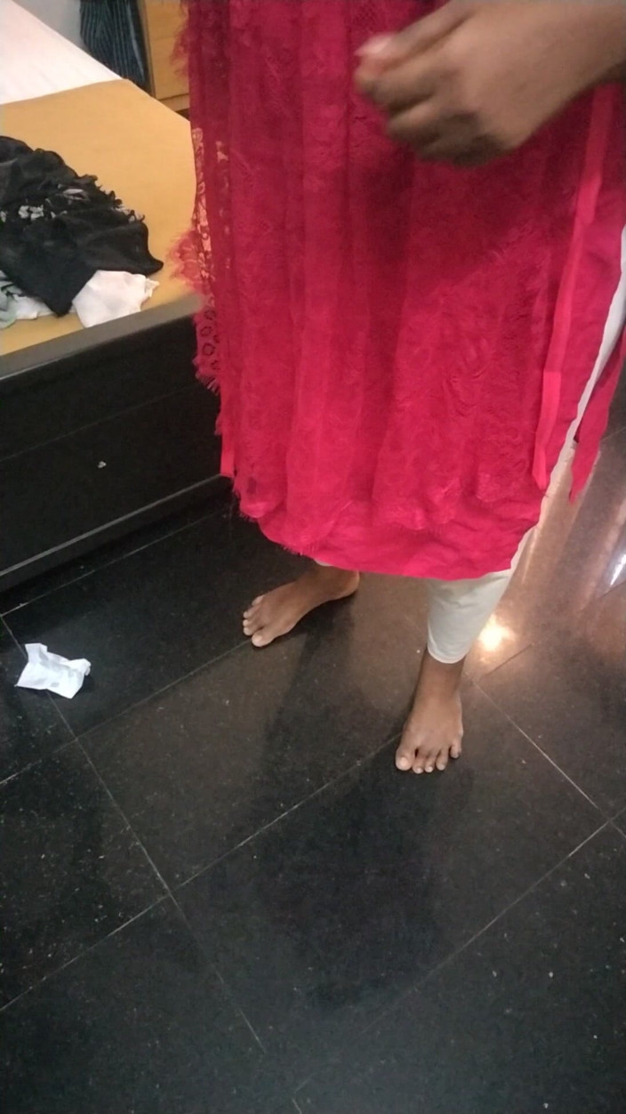 Tamil lesbian: Çekimin arkasında - elbise seç