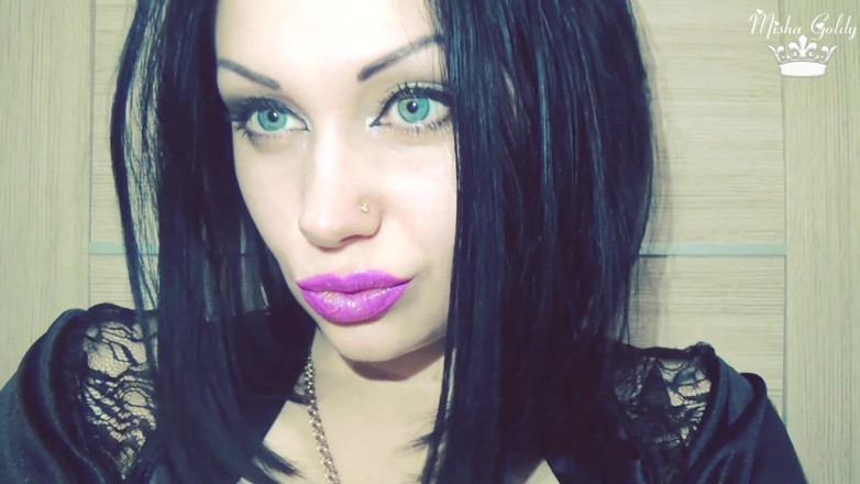 Goddess Misha Goldy: Lippen en kusjes