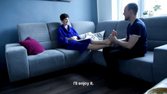 Czech Soles - foot fetish content: Nový nájemce potřebuje, aby její bosé nohy byly uctívány na...