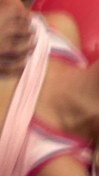 Ingerie sahnesinde şehvetli 1_busty kadın arkadaşlar birlikte grup seks keyfi yaşıyor
