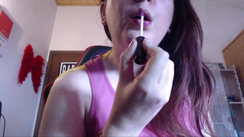 Nicoletta Embassi: Giantess Devour Exploration