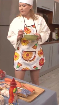 Señora de cocina cachonda se la follan por detrás