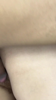 구멍을 모두 채우는 자지를 좋아하는 유부녀 얼간이