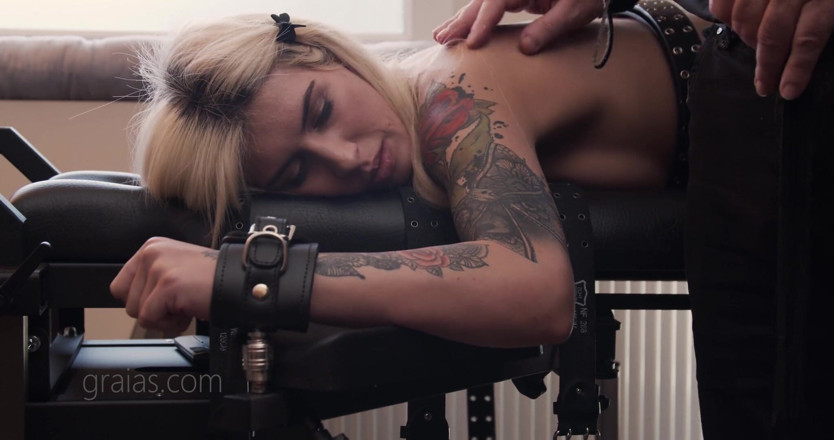 Dr Lomp - hardcore BDSM: 美女 - 第3部分